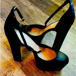 Aldo faux leather black platform strappy sandals